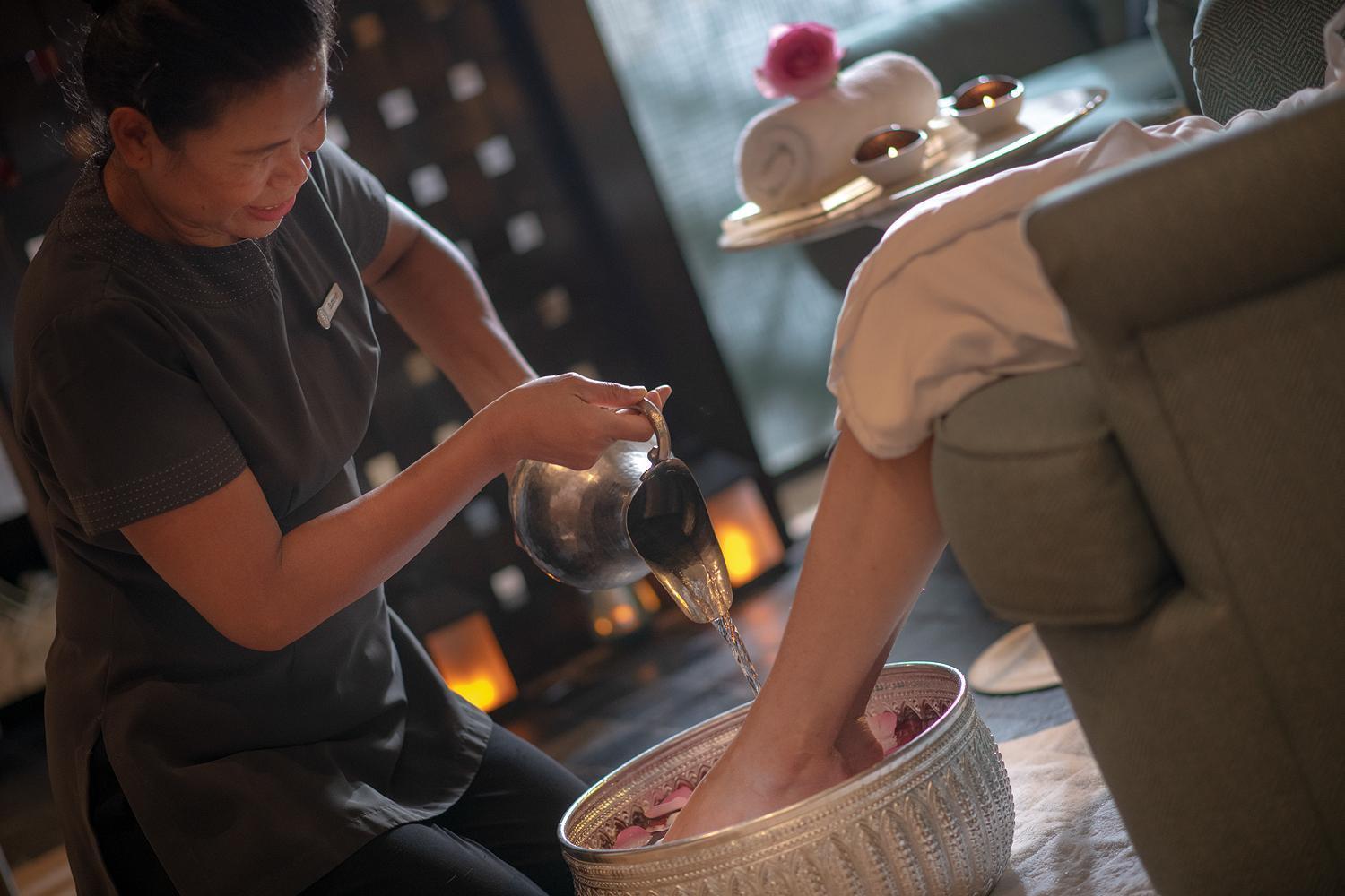 Four Seasons Hotel Doha Eksteriør bilde Thai foot massage