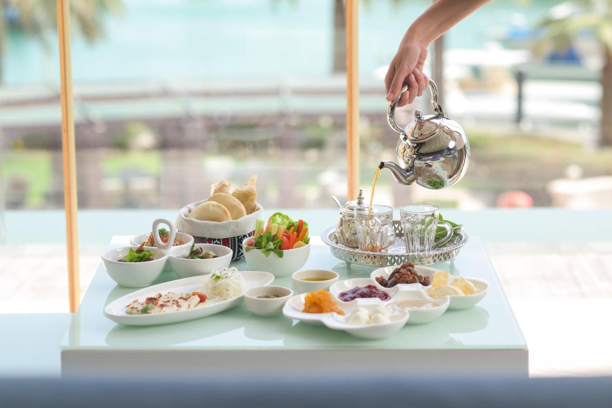 Four Seasons Hotel Doha Eksteriør bilde Israeli cuisine