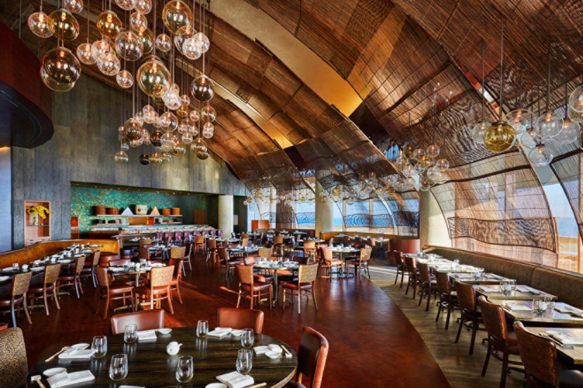 Four Seasons Hotel Doha Eksteriør bilde Interior of the restaurant