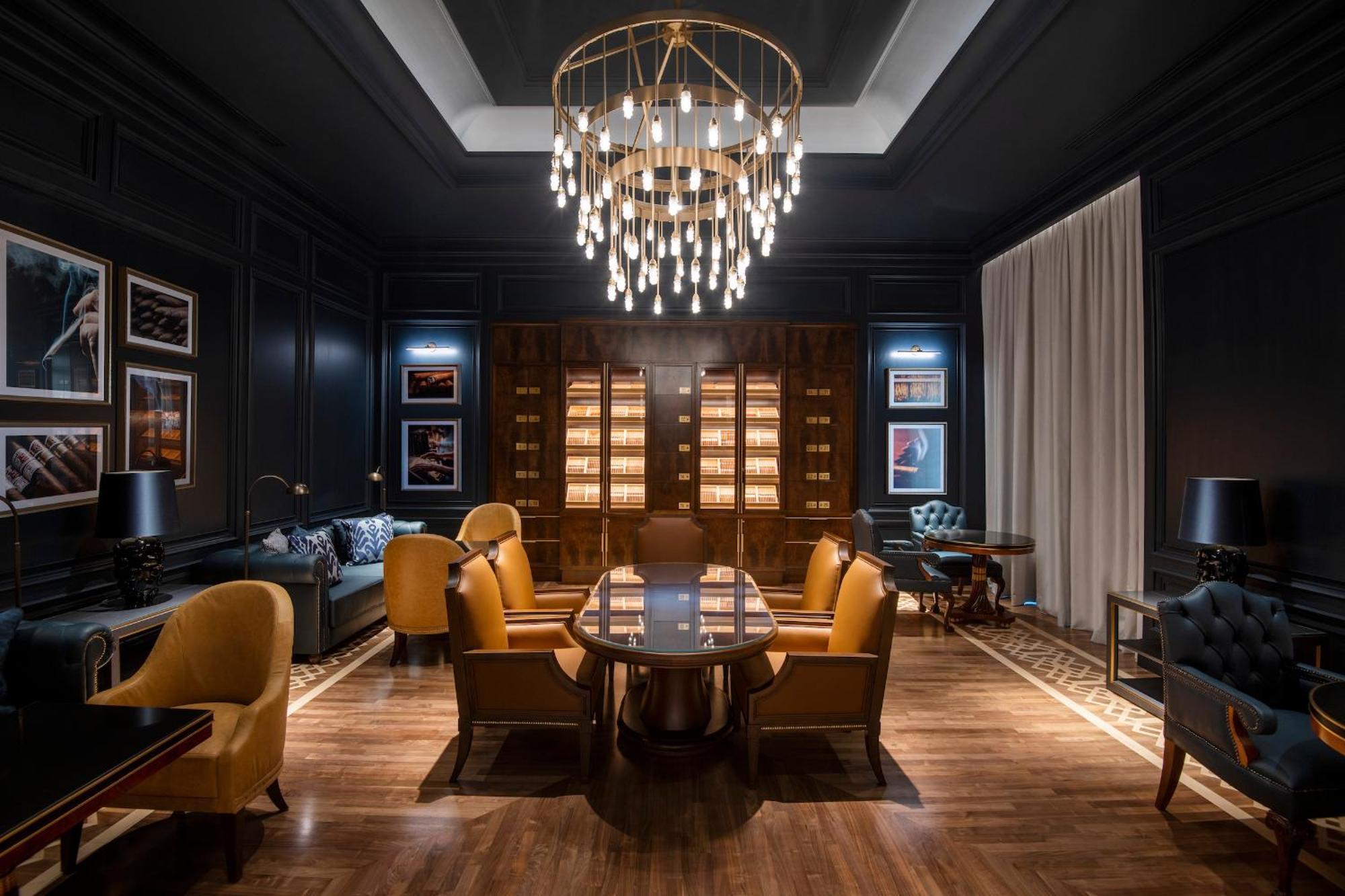 Four Seasons Hotel Doha Eksteriør bilde The Library at The Ritz-Carlton, Boston